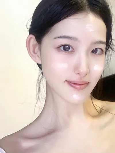 秋冬季节，混合性皮肤该用什么护肤品比较好呢？