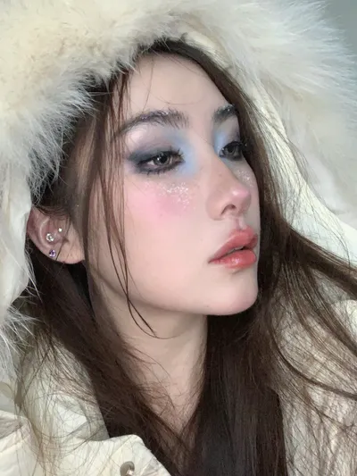 涂唇釉有什么方法能让唇膏效果更持久？