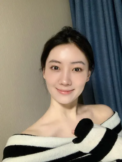 油性皮肤适合用精华膏类面部精华吗