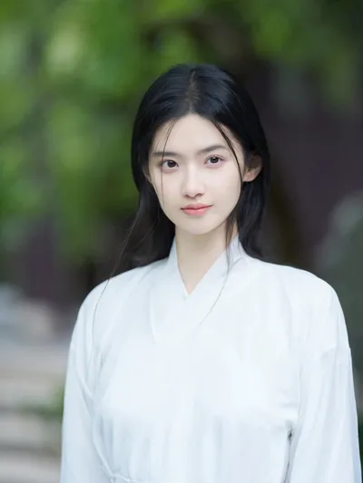 怡丽丝尔眼霜适合哪个年龄段？有哪些种类？