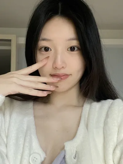 敷面膜敷到皮肤泛红，用薇诺娜保湿霜行吗？