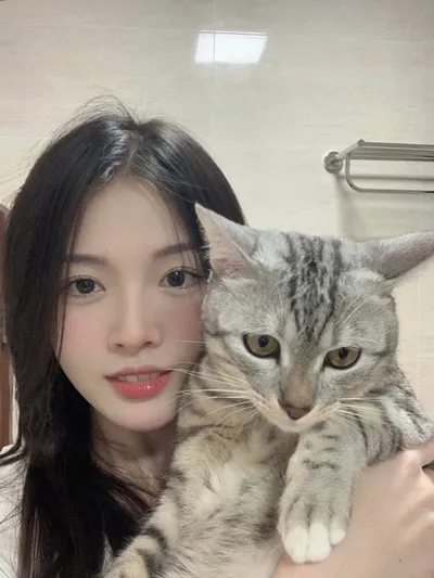 脸老发红发烫是怎么回事？