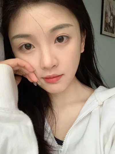 黛隆红石榴身体乳能美白去鸡皮吗？