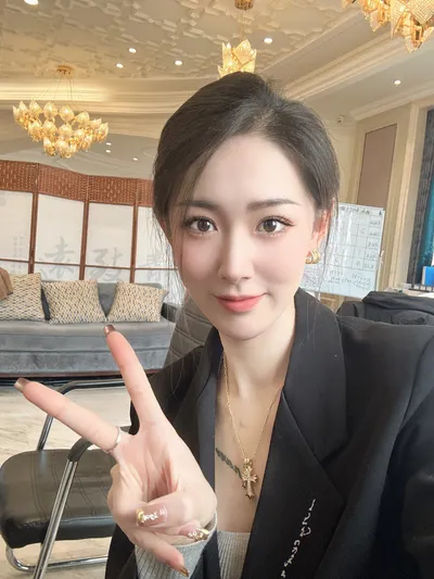 面部精华液是什么？一文带你了解精华液的秘密