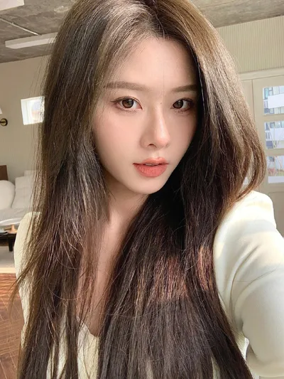 面部调理水颜色不一样，是正常的爽肤水吗？