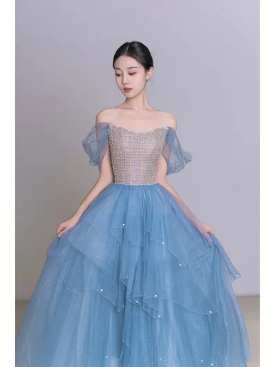 手缝皮肤黑，沾水就白？咋回事？