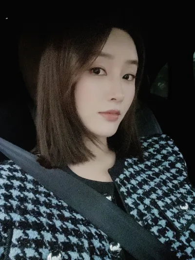 选保湿眼霜怎么才能有效滋润和抚平细纹？