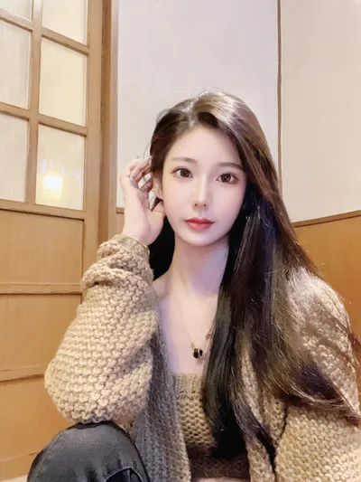 亮白精华该怎么用才能美白不反黑？