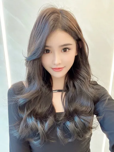 长痘痘能用美白精华吗