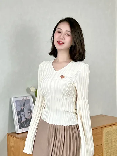 脸上总是卡粉起皮是不是该用滋润点的口红呢？