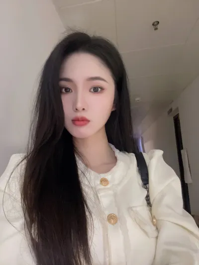 眼霜选眼部啫喱气味不好闻正常吗？