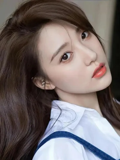 小女孩用大牌化妆品抗老，会发生什么？