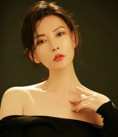 学生党适合用胶囊精华做面部护理吗？