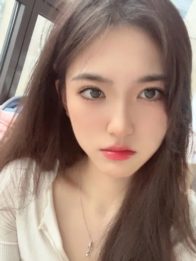 干敏皮女生用啥爽肤水合适？