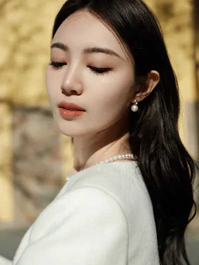 哪些化妆水成分能让敏感肌肤用着安心？