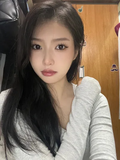 26 岁皮肤干黄，哪个牌子的水乳好用？