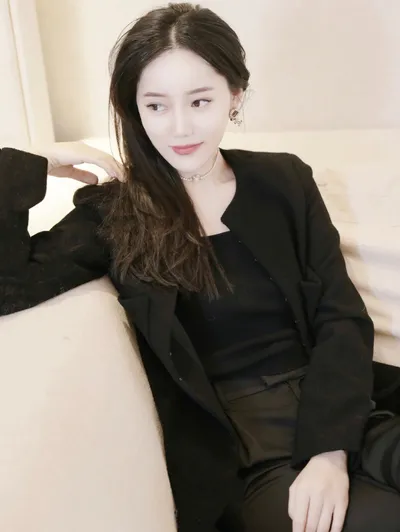 敏感肌选择薇诺娜还是依泉，哪个更合适？