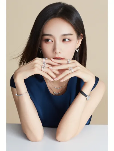 敏感肌该怎么用抗敏精华才能不刺激呢？