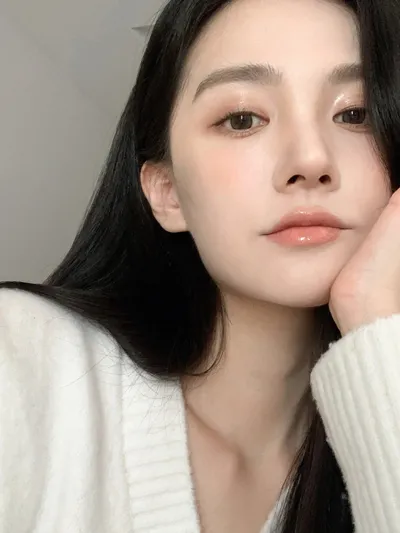 皮肤想要美白用去黑色素精华可以吗？