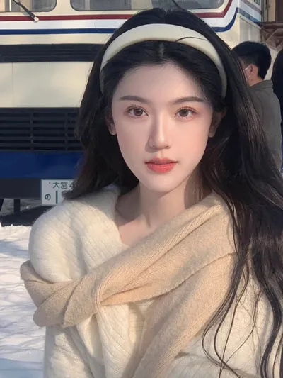 用雅顿金胶狂刺痛 脸发黄咋办