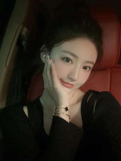 抗老精华能改善脸垮和痘痘问题吗？