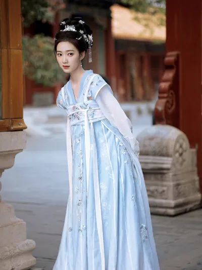 敏感皮肤用油皮面部精华合适吗？