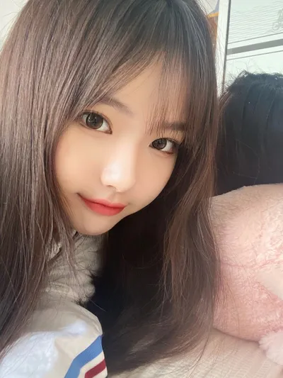 屈臣氏有卖欣兰黑里透白冻膜吗？