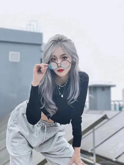 滋润眼霜主要有什么用呢 滋润眼霜主要有什么用呢