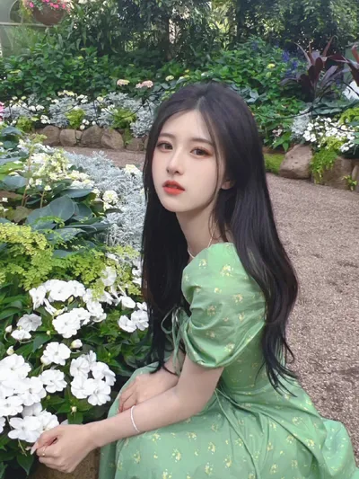 先用精华水还是保湿乳? 先用精华水还是保湿乳?