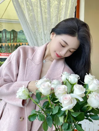 晚上用精华液好还是白天用好？