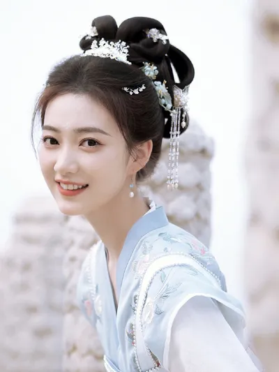 哪款面部精华提亮效果最明显？