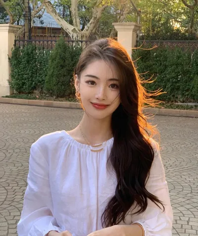 哪种面部精华膏更适合改善干燥的皮肤呢？