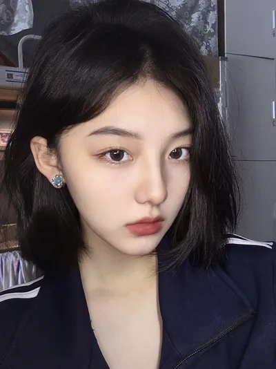 祛痘膏该怎么正确涂抹在痘痘上？