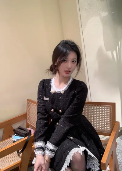 油性皮肤怎么选去法令纹的抗老精华？