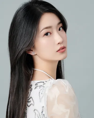 “用爽肤水前需要避开哪些护肤误区?” “用爽肤水前需要避开哪些护肤误区?”