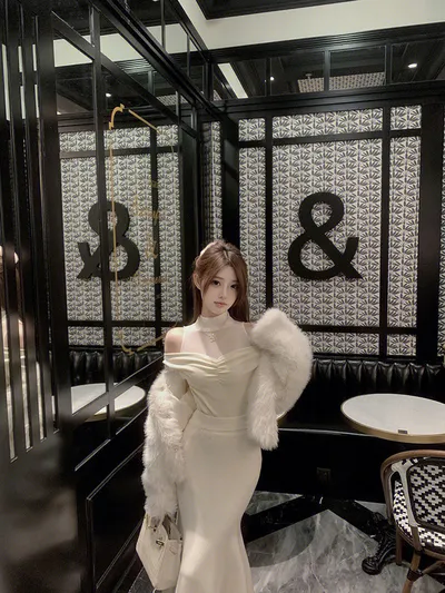 大宝水凝精华乳液为啥同克数价格差？