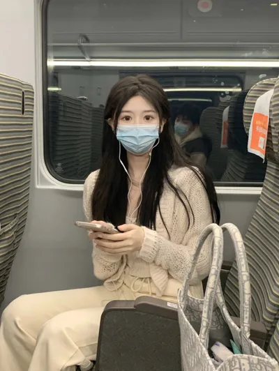 中性皮肤选眼部精华还是眼霜更合适? 中性皮肤选眼部精华还是眼霜更合适?