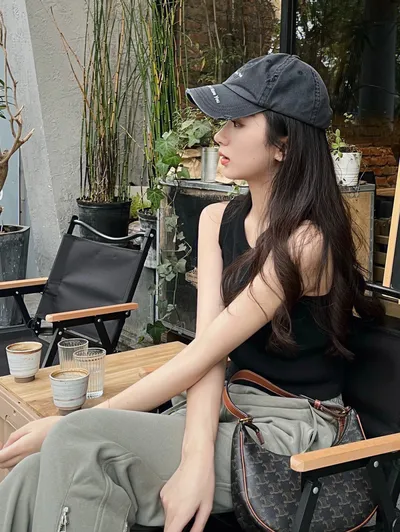 男生用胶囊精华面部精华合适吗? 男生用胶囊精华面部精华合适吗?