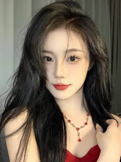 护手霜里的精华成分是不是能让双手变得更柔嫩？