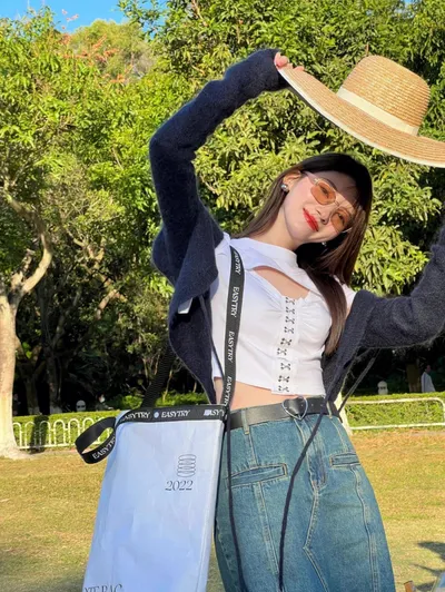 薇诺娜青刺果喷雾能美白定妆吗？