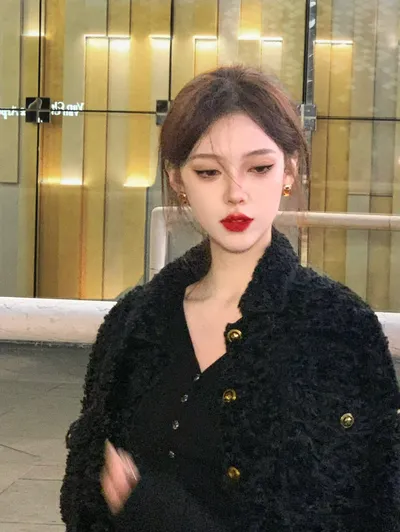 油皮女生适合用什么面膜? 油皮女生适合用什么面膜?