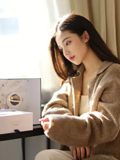 混合皮能用精华油养肤吗？