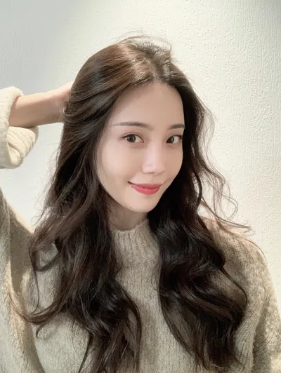 脸上粘口水会起皮吗？