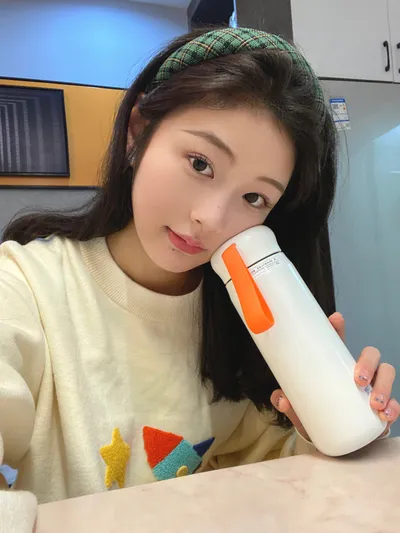 经常坐高铁皮肤发黄用祛黄精华有用吗？